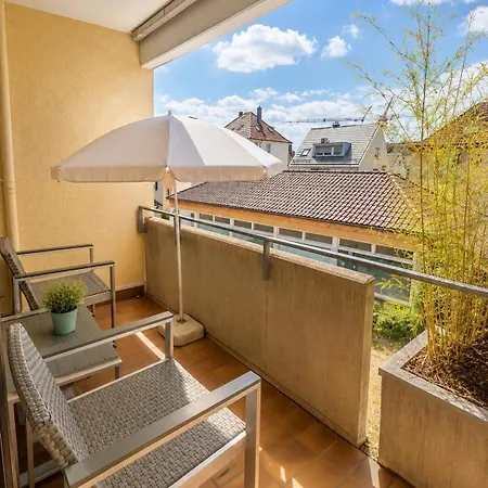 Balkon Parkplatz Arbeitsplatz